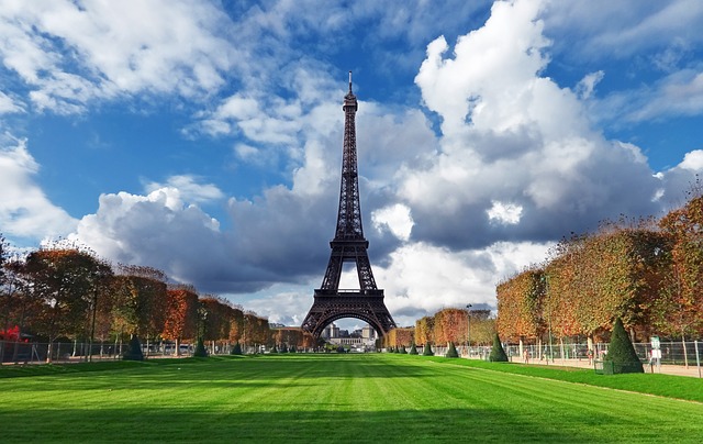 Vancouver to Paris, France cheap flights deals