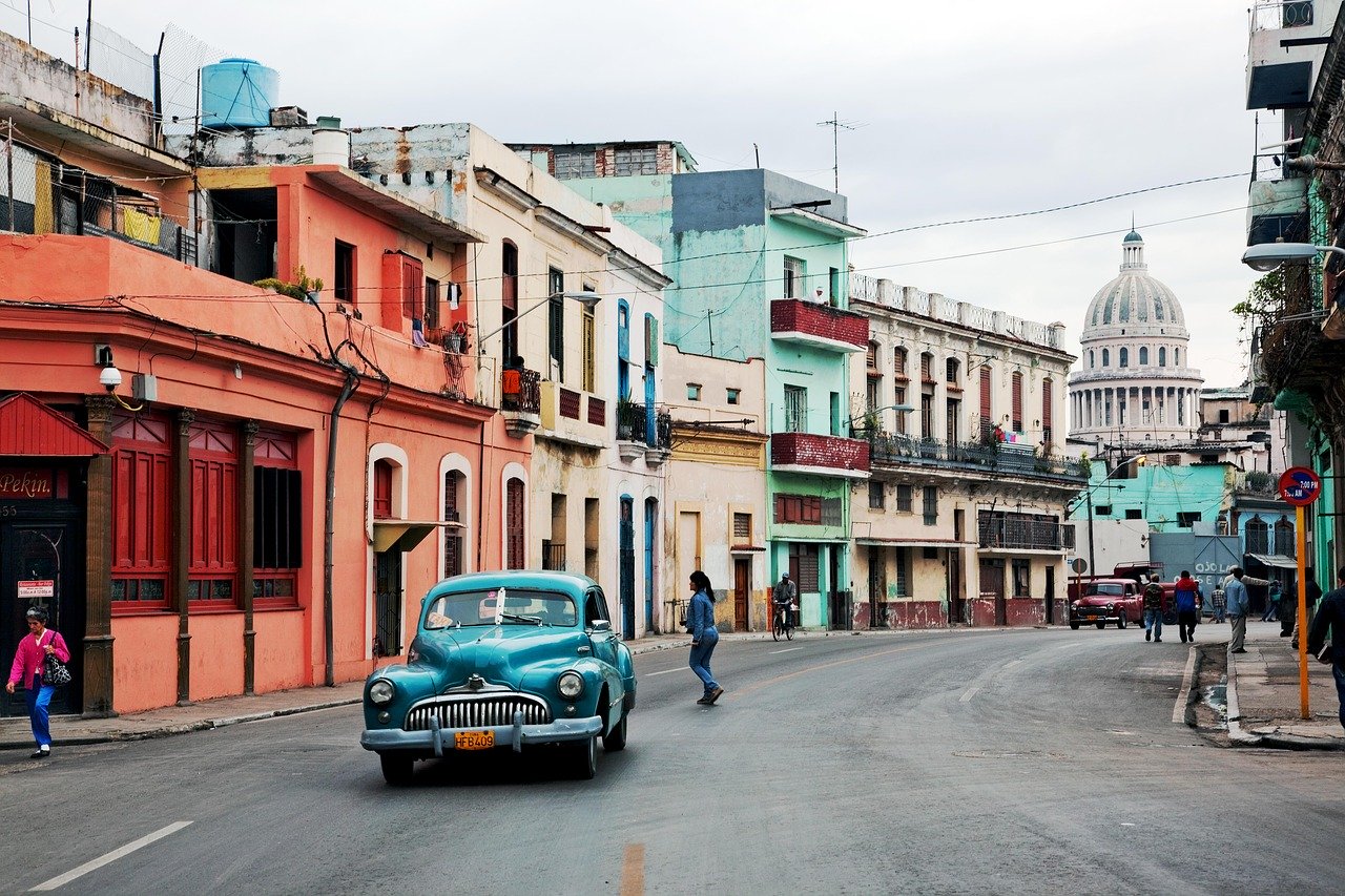 Cheap flights deals to Holguin, Cuba