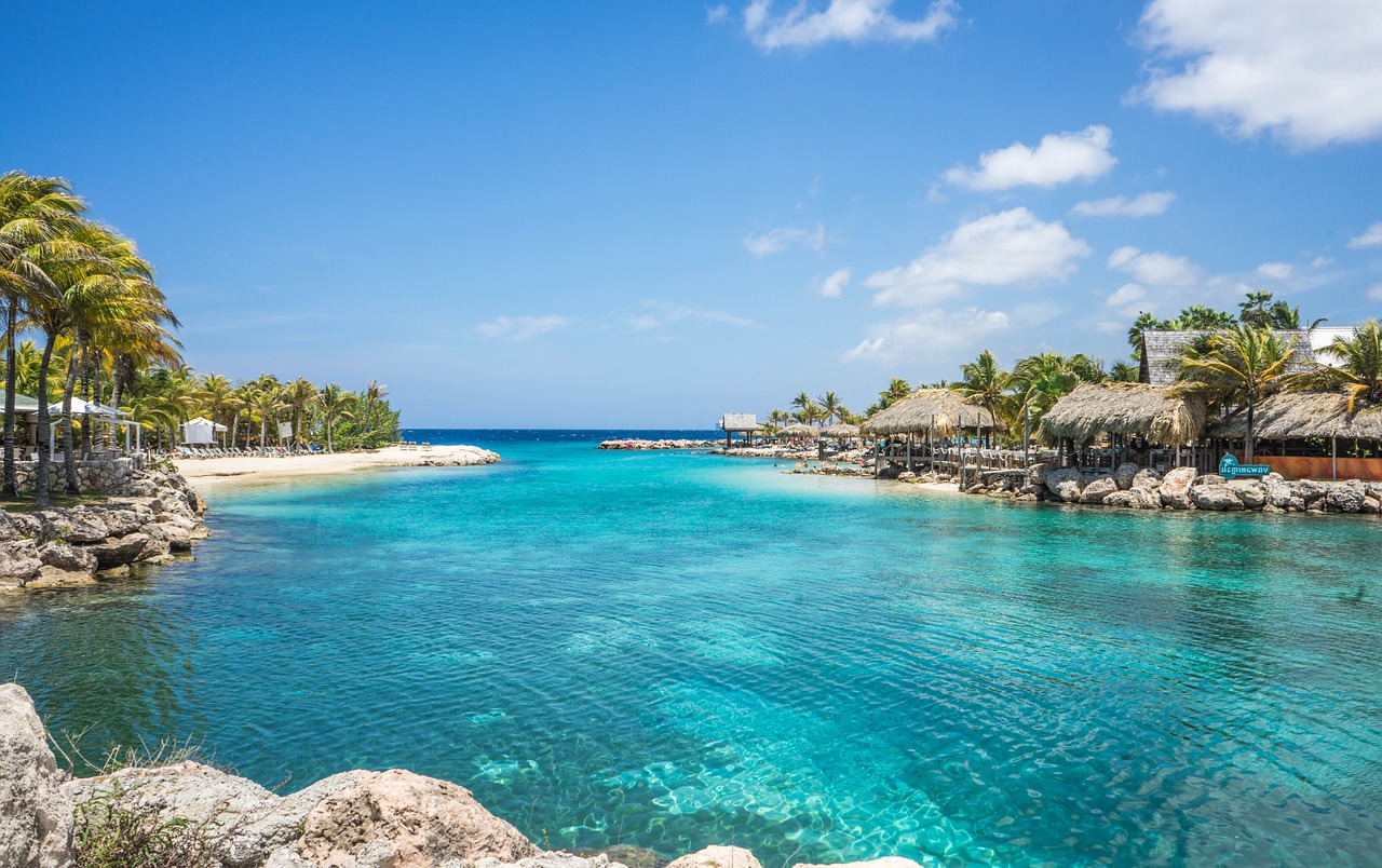 Cheap flights deals to Curaçao